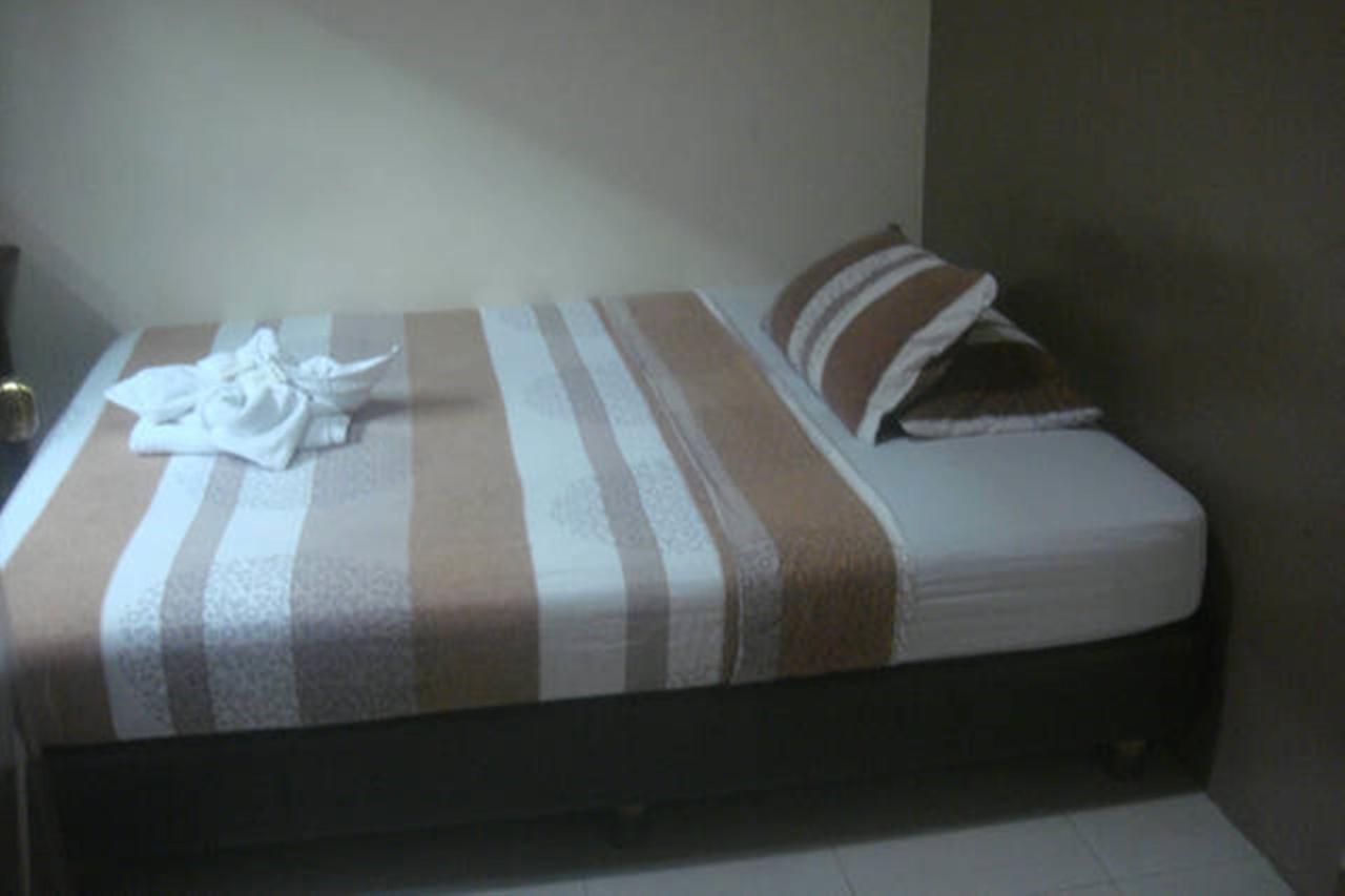 Balibago Villa Hotel Angeles Exterior photo