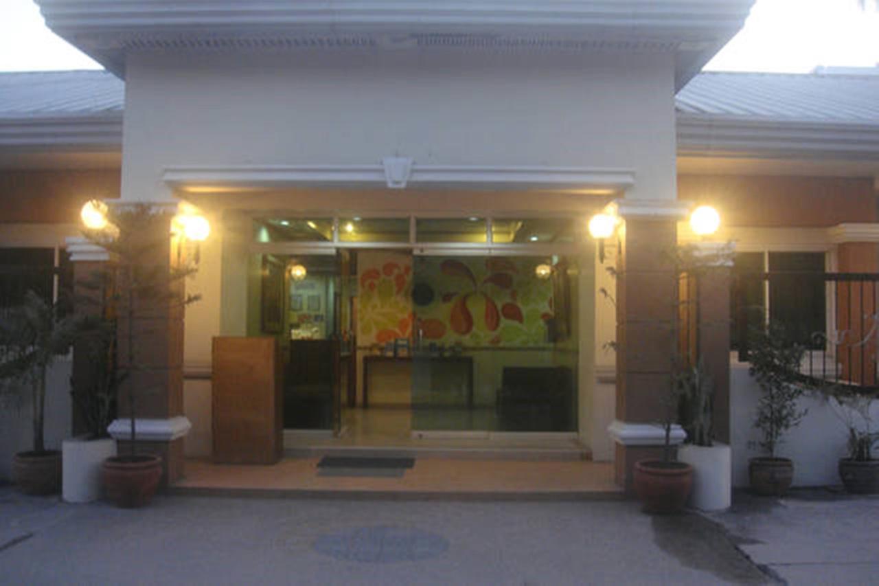 Balibago Villa Hotel Angeles Exterior photo